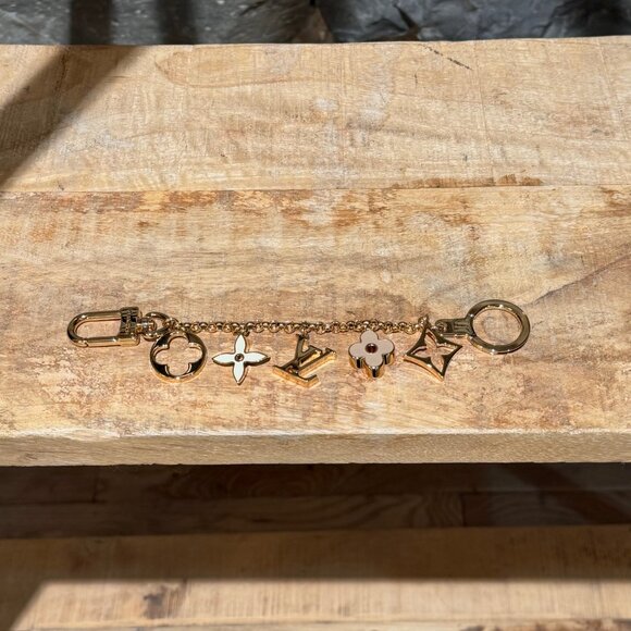 Louis Vuitton Gold Fleur De Monogramme Keychain Bag Charm - Picture 3 of 12